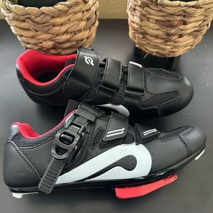 PELOTON Women’s cycling shoes